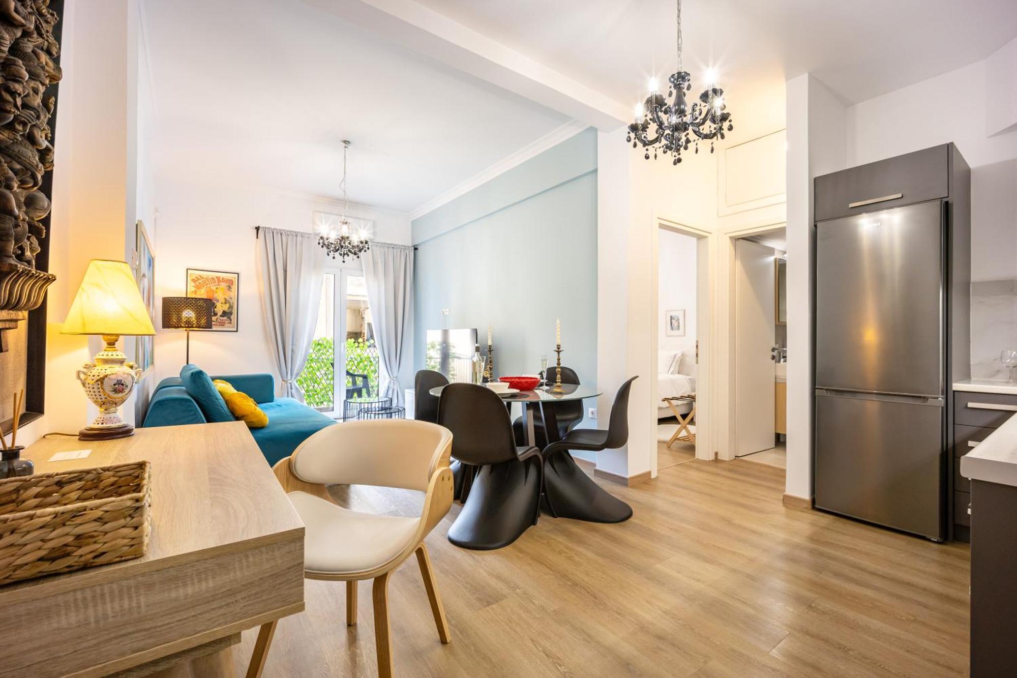 Zen Elegant Apartment In The Center Of Atena Exterior foto