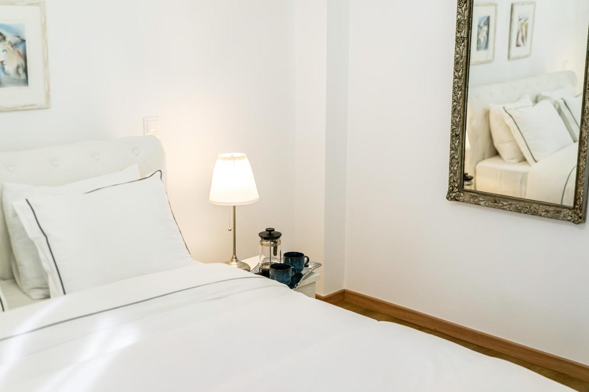 Zen Elegant Apartment In The Center Of Atena Exterior foto