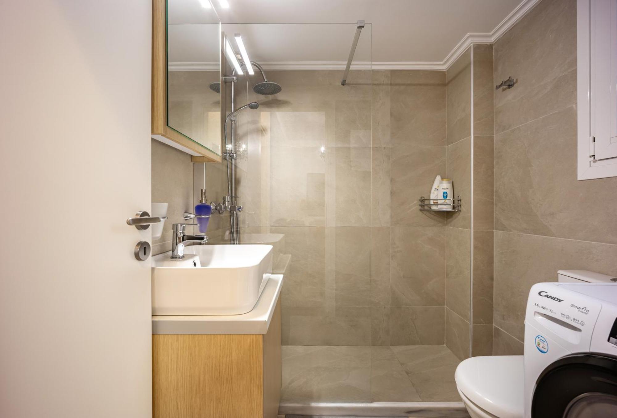 Zen Elegant Apartment In The Center Of Atena Exterior foto