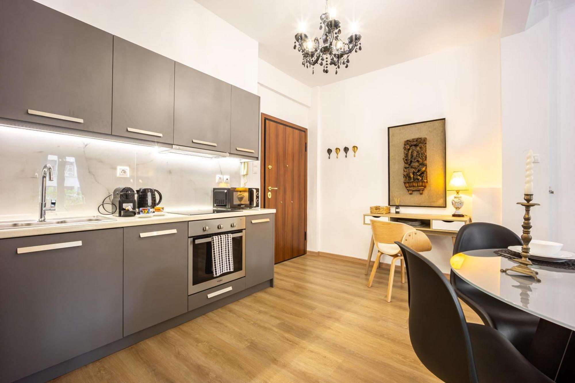 Zen Elegant Apartment In The Center Of Atena Exterior foto