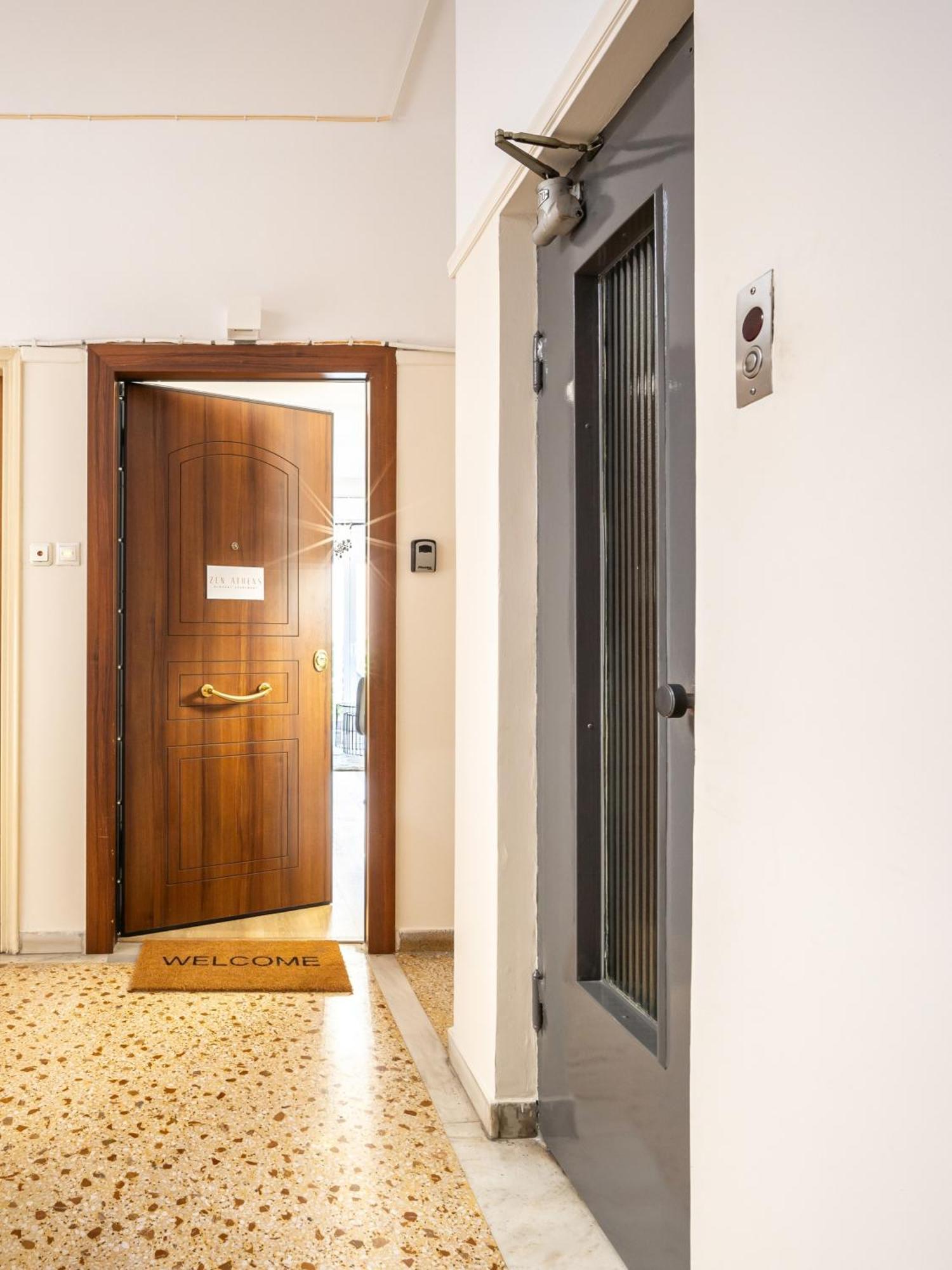 Zen Elegant Apartment In The Center Of Atena Exterior foto